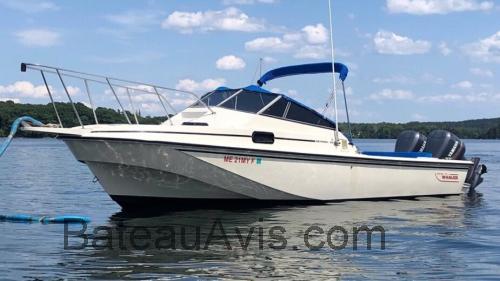 Boston Whaler Revenge 25 fiche technique et avis